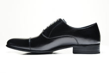 Black Foremen Leather Oxford shoes with Lace-up type closure and rubber sole