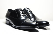 Black Foremen Leather Oxford shoes with Lace-up type closure and rubber sole