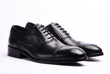 Black Foremen Brogue leather shoes with Lace-up type closure and rubber sole
